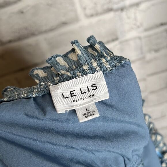 Le Lis Blue White Tube Top Crop Summer Top Ruffle Smocked Size Large Boho Hippie - Picture 4 of 5